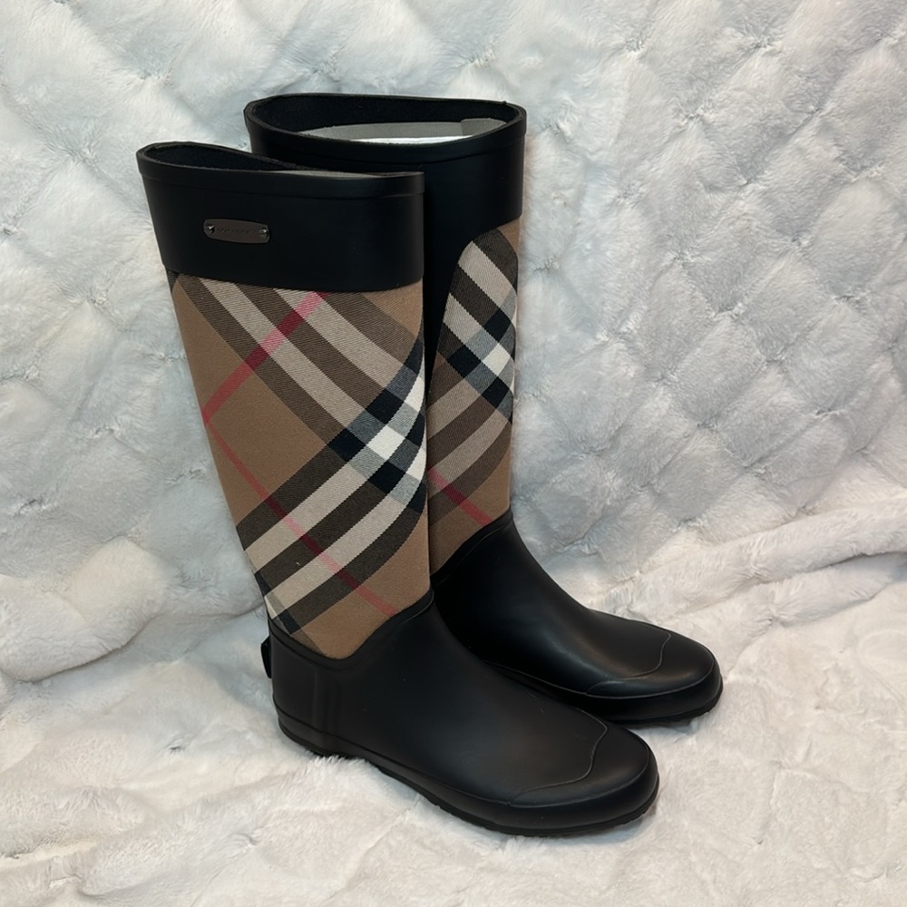 Burberry Clemence Signature Check Rain Boots - Picture 2 of 3